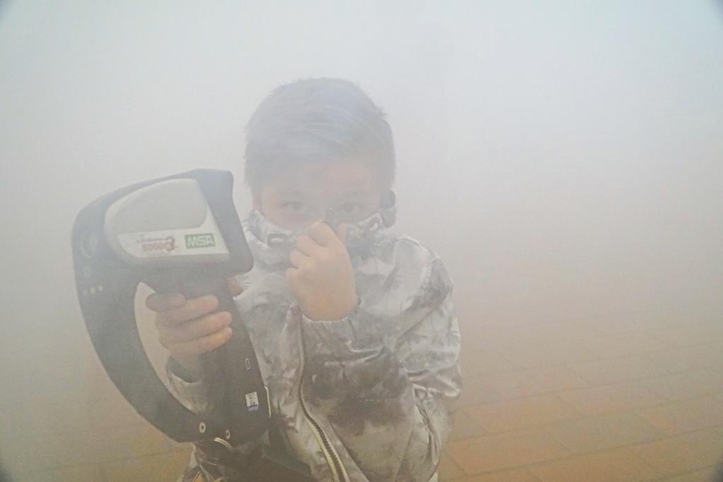 Ferienspaß bei der Feuerwehr, die Kinder lernen an sechs Stationen die Arbeit der Blauröcke kennen.