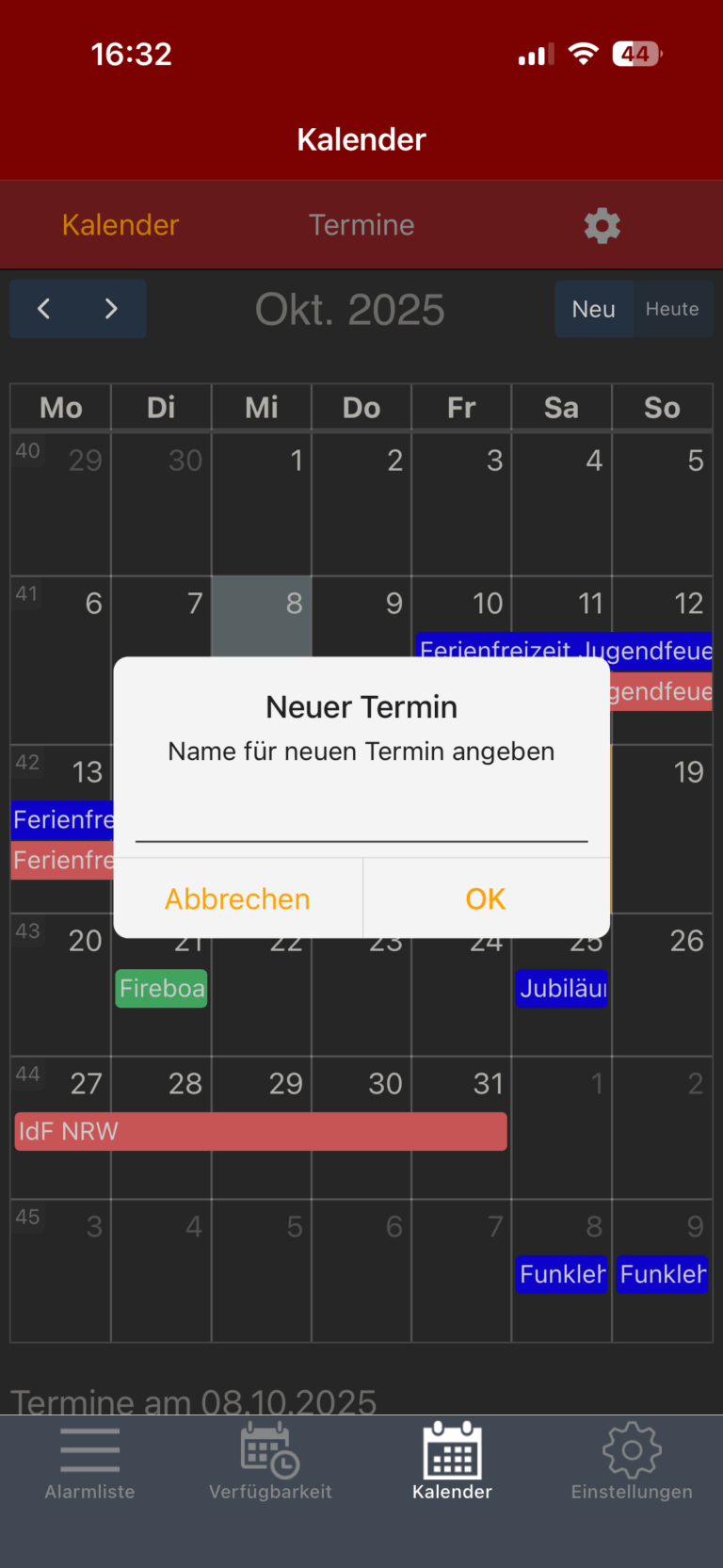 Um einen neuen Termin anzulegen, kann lange auf den gewünschten Tag gedrückt werden. Anschließend öffnet sich das Terminfenster, in dem ein Thema eingetragen werden muss. Alternativ kann oben rechts neben dem Monat (hier im Beispiel: Okt. 2025) die Option „Neu“ ausgewählt werden.