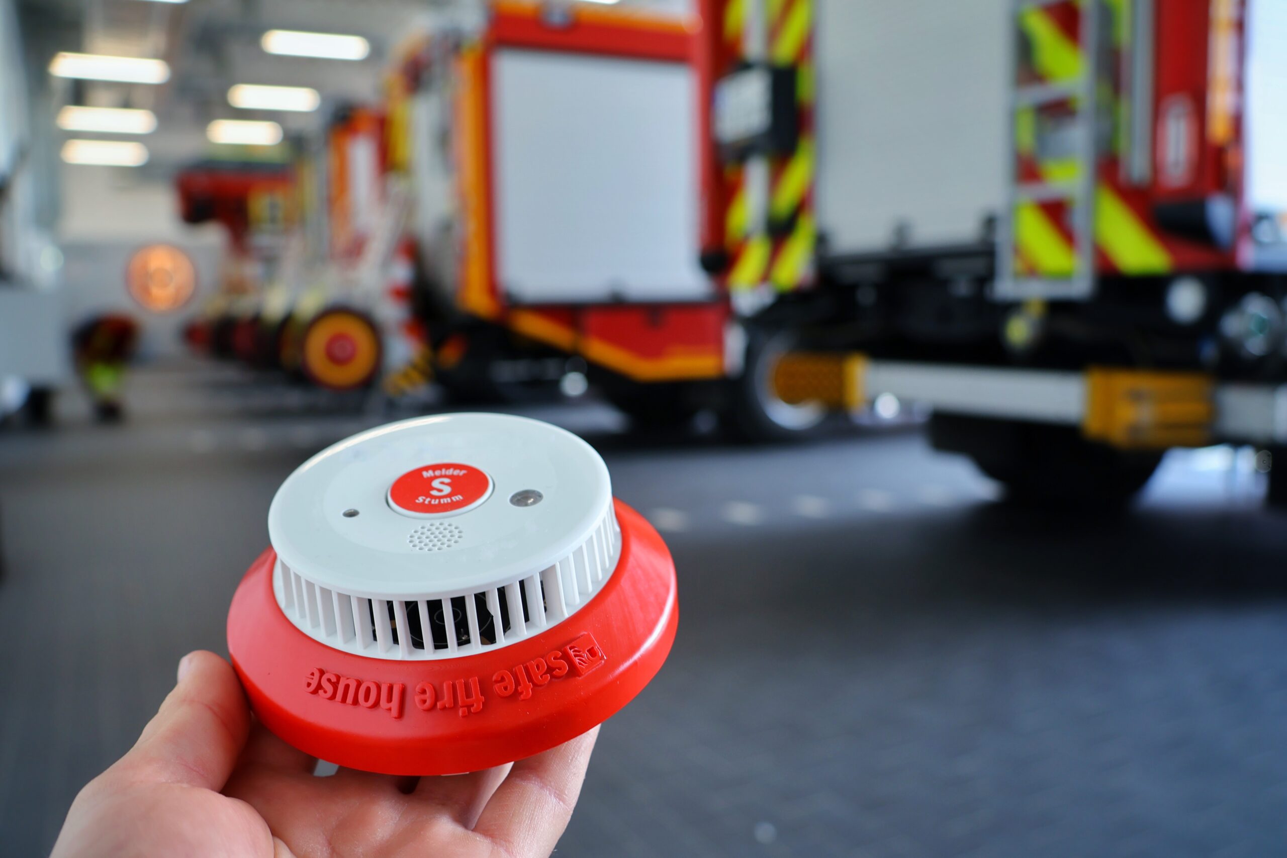 Rauchmelder_Fahrzeuge_FFO_SafeFireHouse_Installation (14)