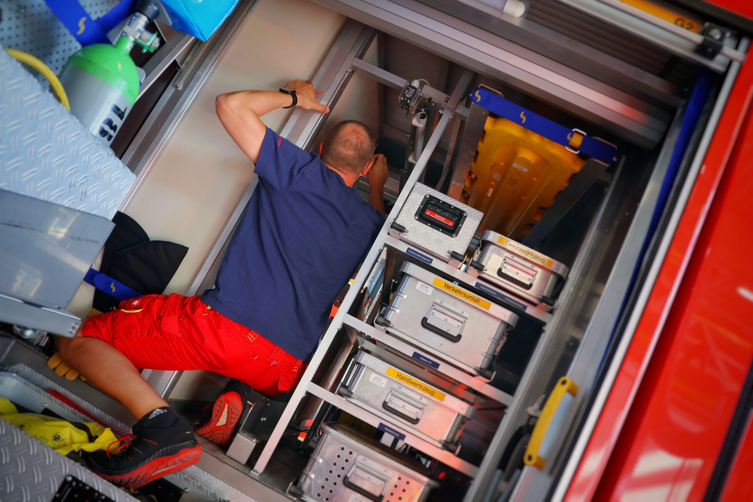 Rauchmelder_Fahrzeuge_FFO_SafeFireHouse_Installation (4)