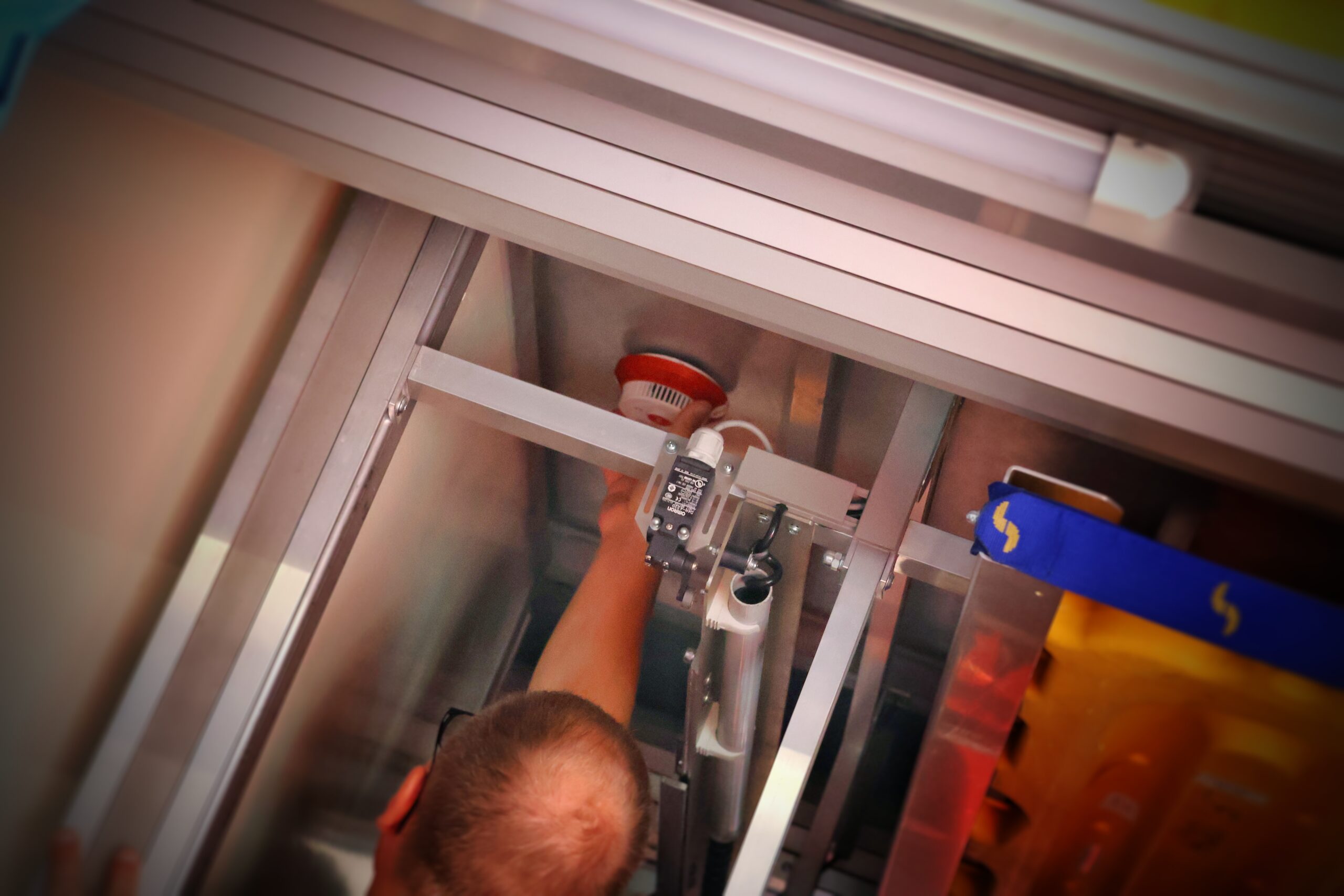 Rauchmelder_Fahrzeuge_FFO_SafeFireHouse_Installation (5)