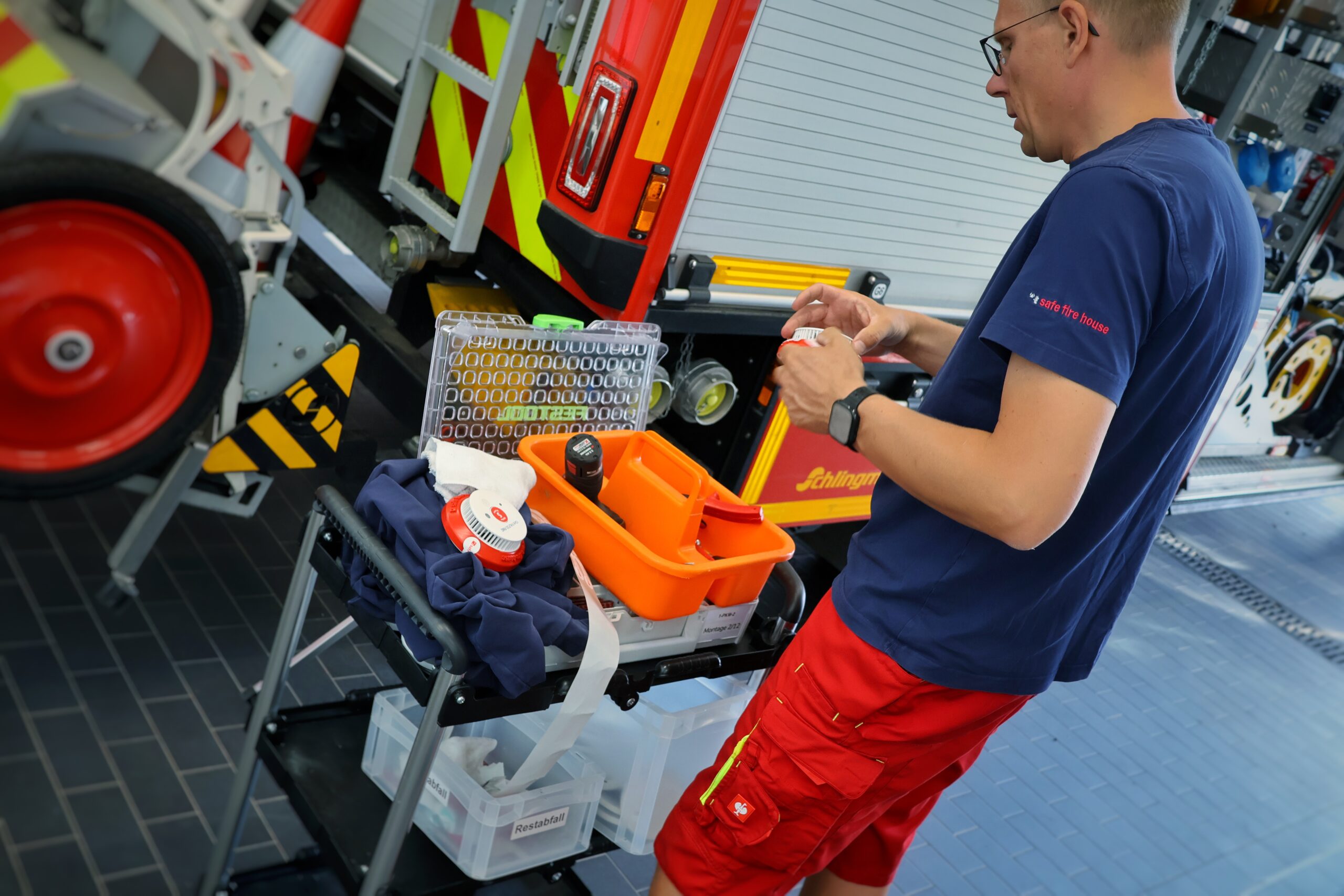 Rauchmelder_Fahrzeuge_FFO_SafeFireHouse_Installation (6)